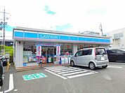 【コンビニエンスストア】ローソン桑名新西方店まで650ｍ