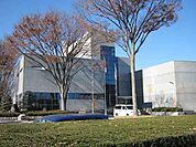 伊勢崎市民プラザまで650ｍ