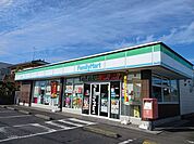【コンビニエンスストア】ファミリーマート　石川店まで400ｍ