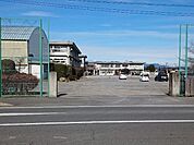 【小学校】市立高瀬小学校まで300ｍ