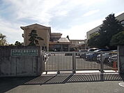 【小学校】妻里小学校まで550ｍ