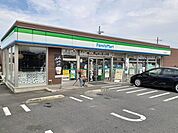 【コンビニエンスストア】ファミリーマート川尻四丁目店まで550ｍ