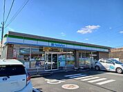 【コンビニエンスストア】ファミリーマート富士松岡店まで400ｍ