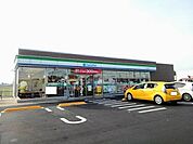 【コンビニエンスストア】ファミリーマート小山上立木店まで1100ｍ