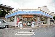 【コンビニエンスストア】ローソン那覇西高校前店まで400ｍ