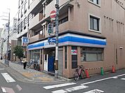 【コンビニエンスストア】ローソン　丸太町小川店まで150ｍ