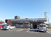 【コンビニエンスストア】セブンイレブン大成町店まで550ｍ