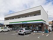 【コンビニエンスストア】ファミリーマート高森3丁目店まで700ｍ