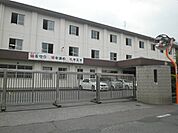 【中学校】静岡市立清水第六中学校まで733ｍ