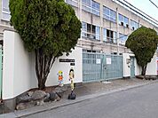 【小学校】池島学園小学部様まで959ｍ