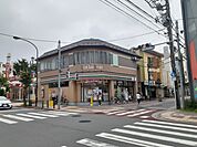 【コンビニエンスストア】セブンイレブン足立竹の塚駅東店まで438ｍ