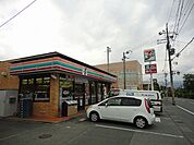 【コンビニエンスストア】セブンイレブン亀岡横町五葉乃松酒店まで448ｍ
