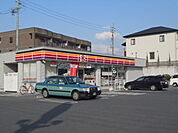 【コンビニエンスストア】ファミリーマート上社駅前店まで222ｍ
