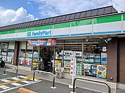 【コンビニエンスストア】ファミリーマート 梅津段町店まで300ｍ