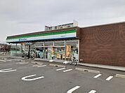 【コンビニエンスストア】ファミリーマート袋井新池店まで120ｍ