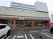 【コンビニエンスストア】セブンイレブン伊勢崎今泉町1丁まで190ｍ