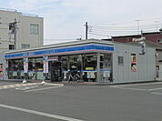 【コンビニエンスストア】ローソン熊谷上之店まで927ｍ