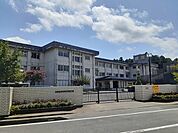 【小学校】上中妻小学校まで110ｍ