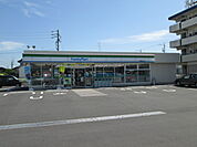 【コンビニエンスストア】ファミリーマート岐阜茜部大川店まで749ｍ