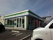【コンビニエンスストア】ファミリーマート桑名江場店まで317ｍ