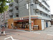 【コンビニエンスストア】セブンイレブン多摩区役所前店まで900ｍ