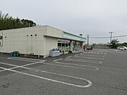 【コンビニエンスストア】ファミリーマート茂原新小轡店まで230ｍ