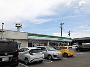 【コンビニエンスストア】ファミリーマート　パワーズ店まで500ｍ