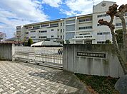 【中学校】境南中学校まで1700ｍ