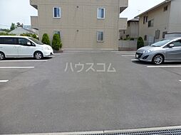 8 / 9