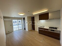 岳 101 1階ワンルームのリビング/ダイニング