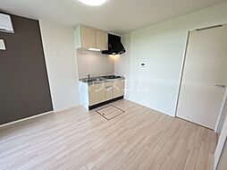 ウエストウイングIV 101 1階ワンルームのリビング/ダイニング