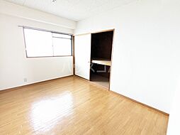 高田ビル 4B 4階3LDKのリビング/ダイニング