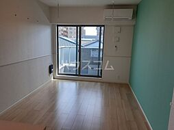 メルヴェーユ　チーヨ 302 3階ワンルームのリビング/ダイニング