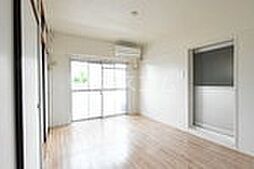 東武伊勢崎線 韮川駅 バス1分 太田市バス　安良岡町ゴールドタウン下車 徒歩15分の賃貸マンション 3階2Kのリビング/ダイニング