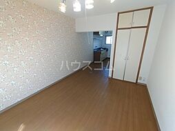 ラ・ブリリアント 306 3階ワンルームのリビング/ダイニング