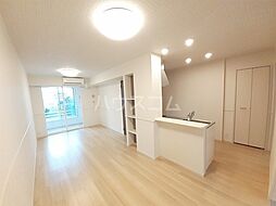 カーサ・イリーデII 1階1LDKのリビング/ダイニング