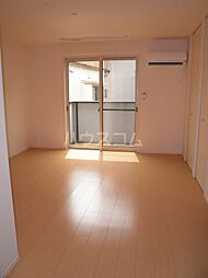 アレス　グリュック 102 1階1Kのリビング/ダイニング