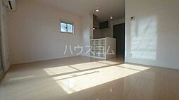 ロイヤルヒル共栄　I 2階1LDKのリビング/ダイニング