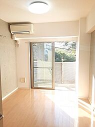 東急田園都市線 三軒茶屋駅 徒歩8分の賃貸マンション 3階1Kのリビング/ダイニング