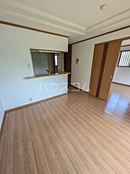 ＫＩＮＧ’Ｓ  ＣＯＡＴ 101 1階2LDKのリビング/ダイニング