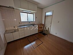 第2サンハウス 102 1階2DKのリビング/ダイニング