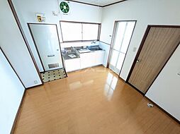 ブラウニー西湘 202 2階1LDKのリビング/ダイニング