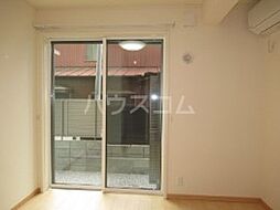 ヌーヴォープリエール 102 1階ワンルームのリビング/ダイニング