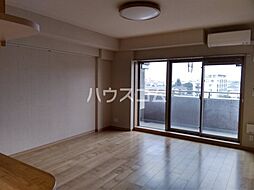 東川口ガーデンプラザ八番館 5階6LDKのリビング/ダイニング