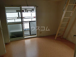 インペリアル 2-103 1階1Kのリビング/ダイニング