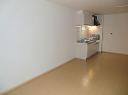 三岐鉄道三岐線 山城駅 徒歩8分の賃貸アパート 2階2LDKのリビング/ダイニング