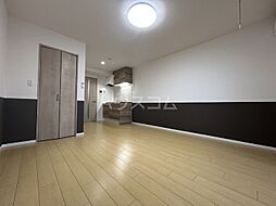 マーベル 101 1階ワンルームのリビング/ダイニング