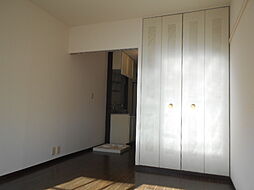 グリーンリーフ越野 201 1階1Kのリビング/ダイニング