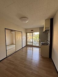 キャロットフィールドＢ 202 2階2DKのリビング/ダイニング