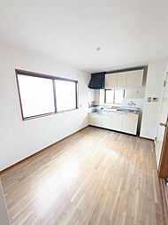 プチシャトー 201 2階2DKのリビング/ダイニング